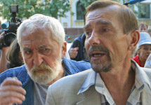 Алексей Симонов и Лев Пономарев. Фото Дм. Борко/Грани.Ру