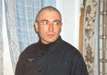  	 Михаил Ходорковский в тюрьме. Фото АР