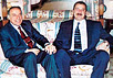Гейдар Алиев и его сын Ильхам. Фото с сайта www.novayagazeta.ru