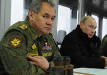 Шойгу и Путин наблюдают за учениями. Фото пресс-службы Кремля