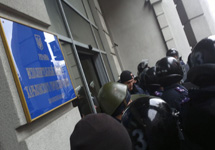 Милицейское оцепление у здания горсовета Харькова. Фото Mediaport.Ua