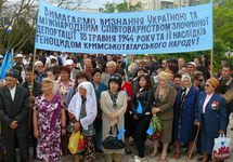 Митинг крымских татар в годовщину депортации. Евпатория, 2010. Фото: agatov.com