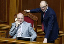 Александр Турчинов и Арсений Яценюк. Фото: kmu.gov.ua