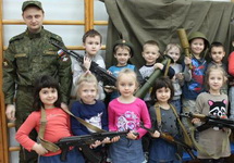 "День ополченца" в детском саду Петербурга. Фото: @666_mancer