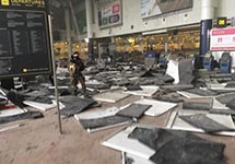 Аэропорт Брюсселя после взрывов. Фото: @wardmarkey 