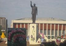 Памятник Гейдару Алиеву в Баку. Фото: news.am