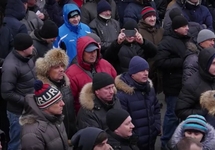 Владивосток: собрание против обязательной установки ЭРА-ГЛОНАСС. Кадр Vl.Ru