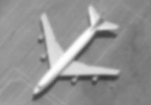 Иранский Boeing на авиабазе Хмеймим. Спутниковый снимок; источник: welt.de