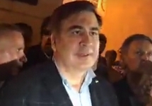 Михаил Саакашвили у мэрии Львова. Кадр видео с личной ФБ-страницы