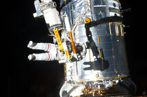 Ремонт "Хаббла". Миссия STS-125. Фото с сайта NASA