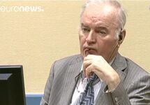 Ратко Младич в суде. Кадр Euronews