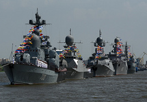 Корабли Каспийской флотилии на параде. Фото: mil.ru