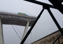 Рухнувший мост в Генуе. Фото: Управление чрезвычайных ситуаций Италии