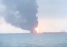 Горящий танкер в Керченском проливе. Кадр Kerch.fm