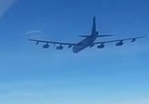Бомбардировщик B-52H. Кадр видео Минобороны