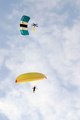 Фестиваль каскадеров. Парашютный прыжок с мотодельтаплана.Фото Дмитрия Борко/Грани.Ру