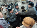 Милиция вытесняет манифестантов с площади. Фото Д.Борко/Грани.ру