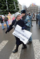 Задержание участников антифашистского пикета у мэрии. Фото Д.Борко/Грани.Ру