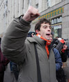 Участник антифашистского пикета. Фото Д.Борко/Грани.ру