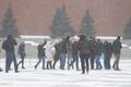 Акция 24 марта. Гуляющие с белыми лентами прорвались на Красную площадь. Фото Юрия Тимофеева