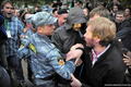 Встреча Алексея Навального с избирателями в Сокольниках: полиция не дает задержать провокатора. Фото Л.Барковой/Грани.Ру