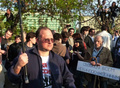 Сергей Кривов на Болотной 6 мая с флагом "Солидарности", который он подобрал валяющимся на земле. На лбу - следы полицейской дубинки "потерпевшего" Куватова