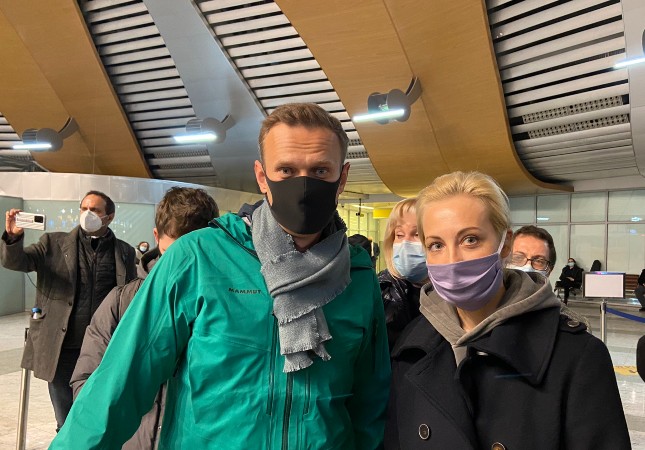 Песков: Юлии Навальной надо обращаться во ФСИН