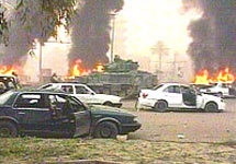 Взрыв у здания временной администрации Ирака. Изображение с сайта телекомпании BBC