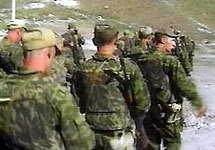 Солдаты. Фото с сайта www.lenta.ru