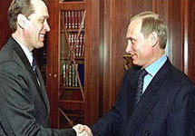 Вешняков поздравляет Путина. Фото  с сайта  kishinev.vlasti.net
