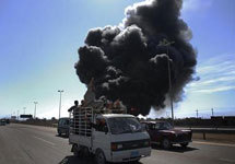 Подбитая машина в Ираке. Фото АР