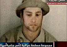 Захваченный американский солдат. Кадр Al Jazeera