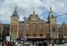 Центральный вокзал в Амстердаме. Фото с сайта www.burgessbroadcast.org
