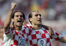 Хорваты празднуют забитый гол. Фото с сайта www.euro2004.com