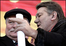 Лех Валенса и Виктор Ющенко в Киеве. Фото с сайта ВВС