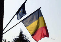Флаги Бельгии и ЕС. Фото с сайта www.charlesolson.com