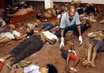 Опознание трупов погибших на Шри-Ланке. Фото AFP