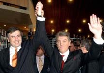 Михаил Саакашвили и Виктор Ющенко в Страсбурге. Фото АР