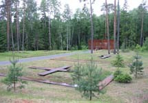 Братские могилы в Катынском лесу. Фото с сайта www.chrisputro.com