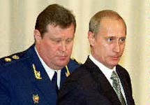 Путин и Устинов. Фото с сайта www.segabg.com