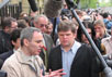 Гарри Каспаров и Сергей Митрохин у здания Мещанского суда. Фото Граней.Ру