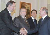 Владимир Путин на встрече с парламентариями. Фото с сайта www.strana.ru