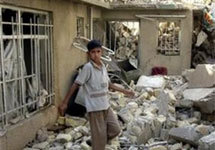 Развалины дома в Багдаде после взрыва смертника. Фото АР