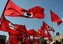 Флаги НБП на митинге. Фото Граней.Ру