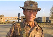 Узбекский солдат. Фото с сайта news.bbc.co.uk
