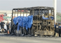 Сгоревший автобус. Фото  АР