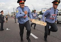 Московская милиция : эстафета в день города. Фото Андрея Хаммера