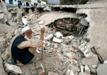 После землетрясения в Пакистане. Фото АР