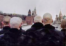 Скинхеды на Красной площади. Фото с сайта  www.nm.md