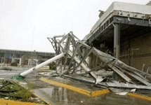 Разрушенный ураганом торговый центр в Канкуне, Мексика. Фото АР